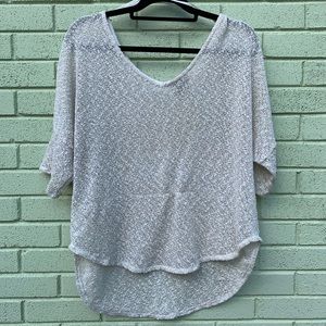 ⚡️NEW ⚡️Jessica Simpson White/Gold Loose Knit Top